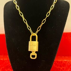 (#310) Louis Vuitton (LV) lock and Key Set on Stylish Chain